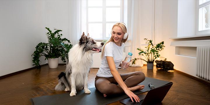 How to Successfully Own a Dog While Working Full-Time: Tips, Challenges, and Solutions